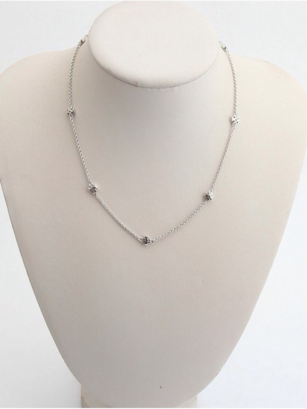 NWOT Tory Burch Kira Logo Choker Necklace